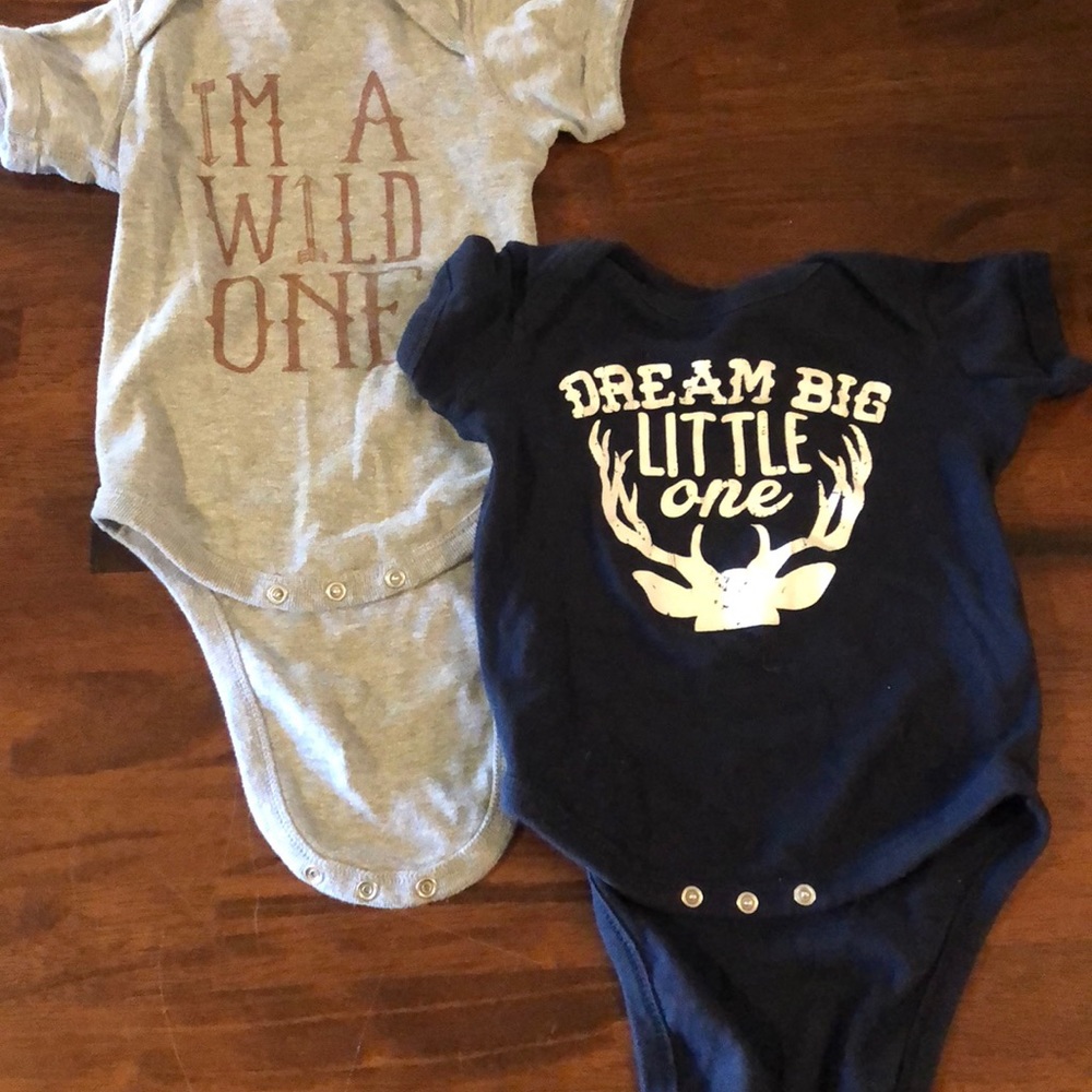 Onsies Sz 12 Months